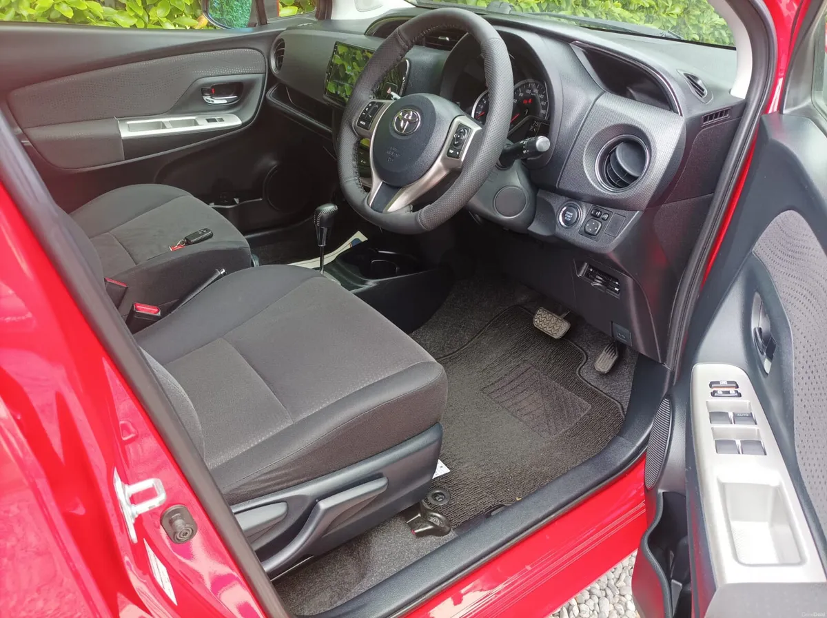 Immaculate Low Mileage Toyota Yaris 1.3 Auto, 2015 - Image 2