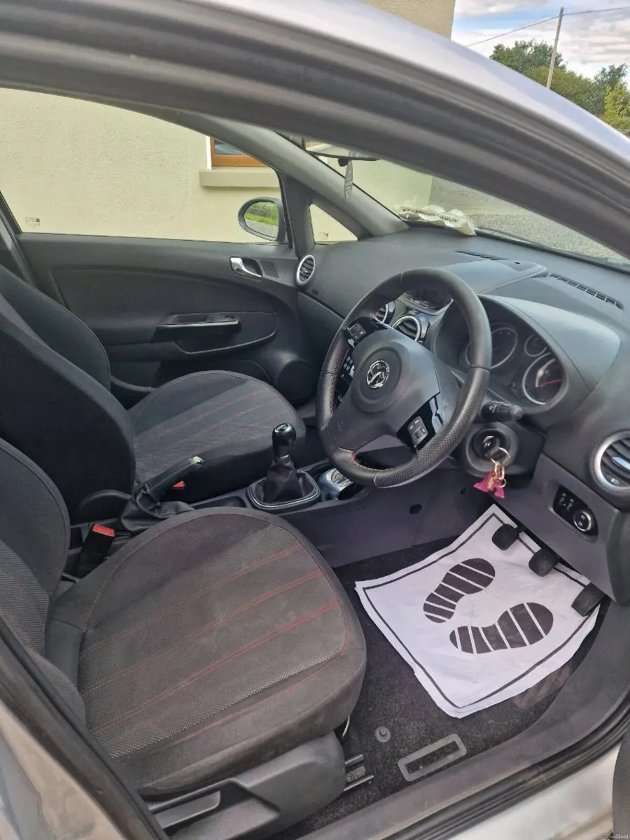 Car - Image 5
