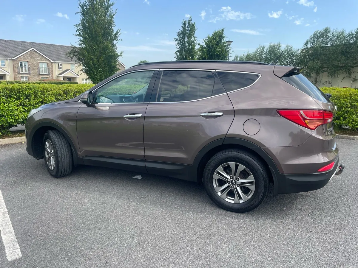 Hyundai Santa Fe 7 seater Exec Trim - Image 5
