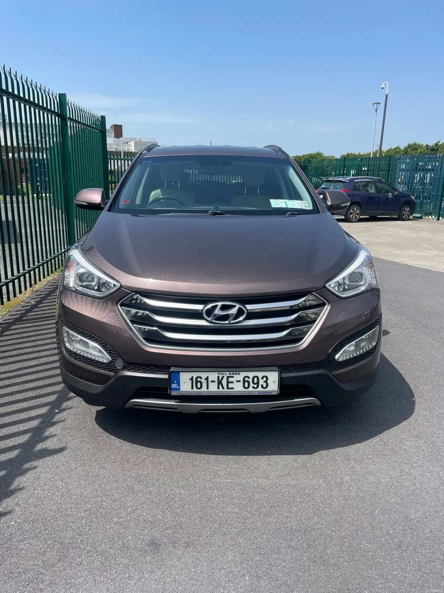 Hyundai Santa Fe 7 seater Exec Trim - Image 1