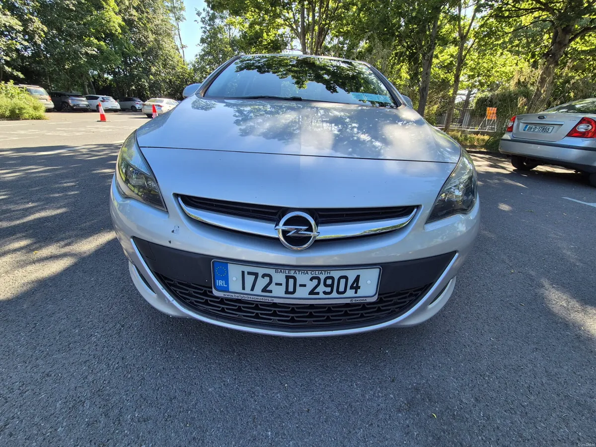 Stunning Opel Astra 2017 In Showroom Condition - Image 2
