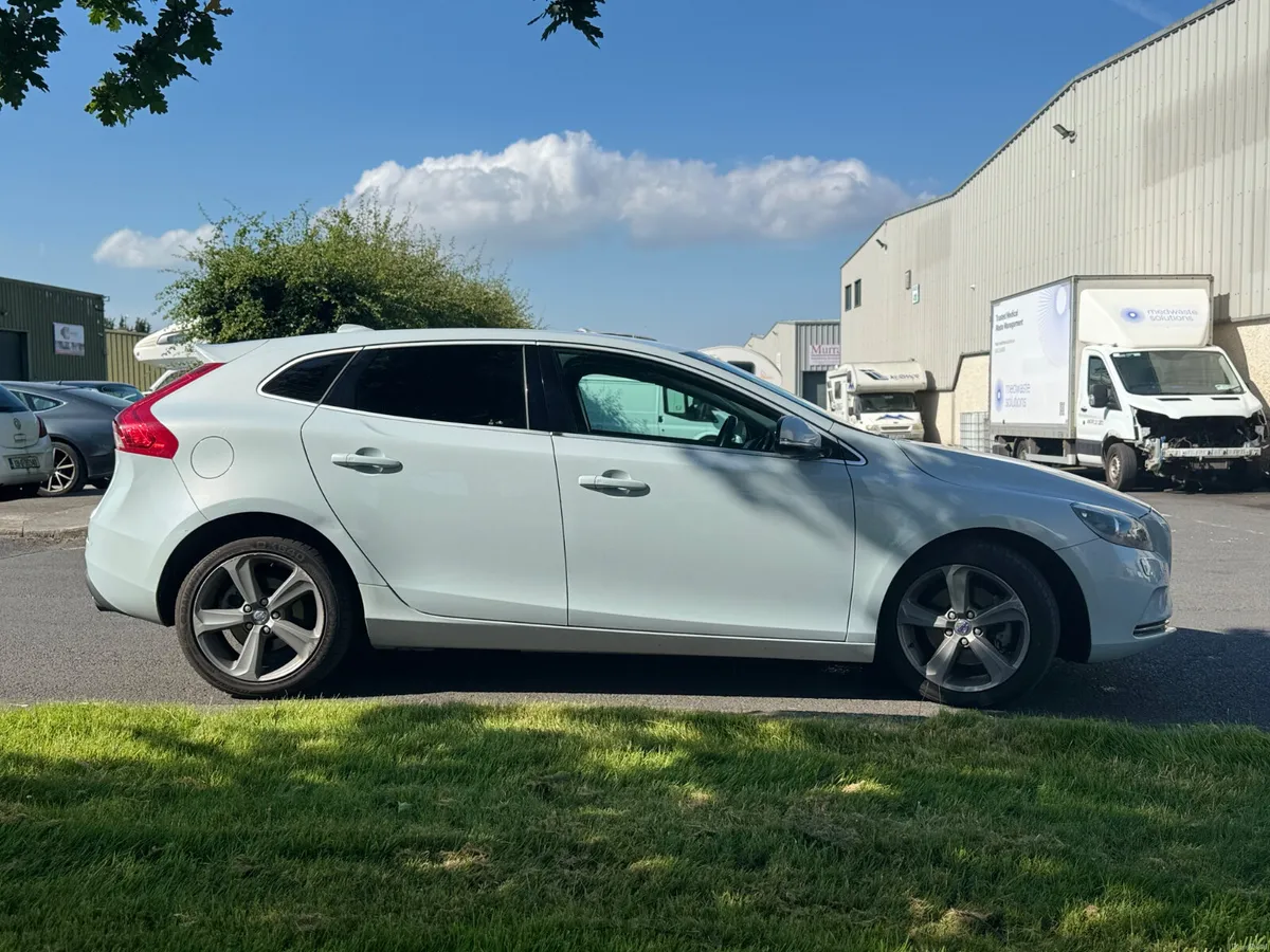 Volvo V40 2013 1.6T 180HP Automatic Low Mileage - Image 4