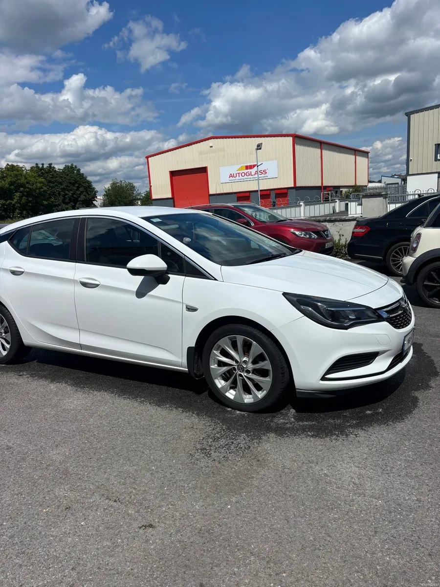 Car - Image 2