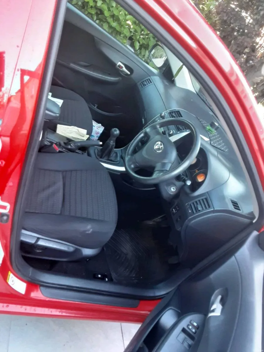 Toyota corolla just ncted low mileage - Image 3