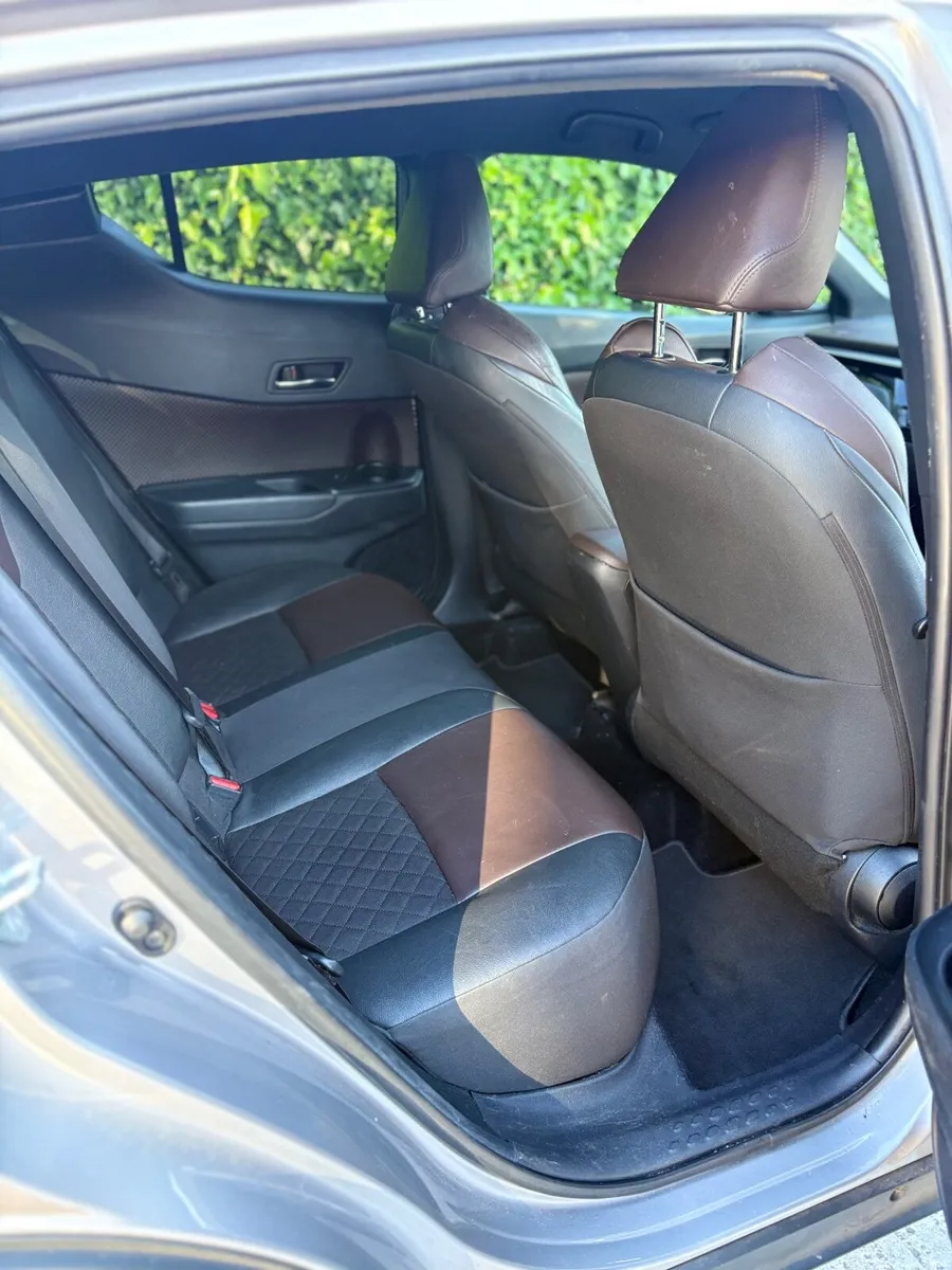 Toyota C-HR SOL 2018 - Image 2