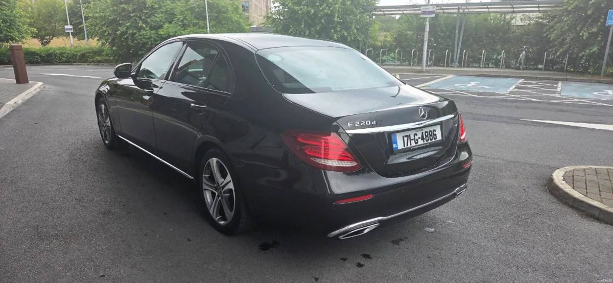 Mercedes E220 - Image 4