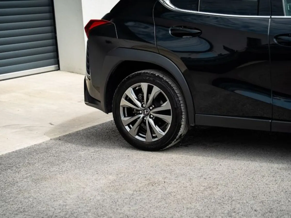 Lexus UX 250H F SPORT DESIGN - Image 4