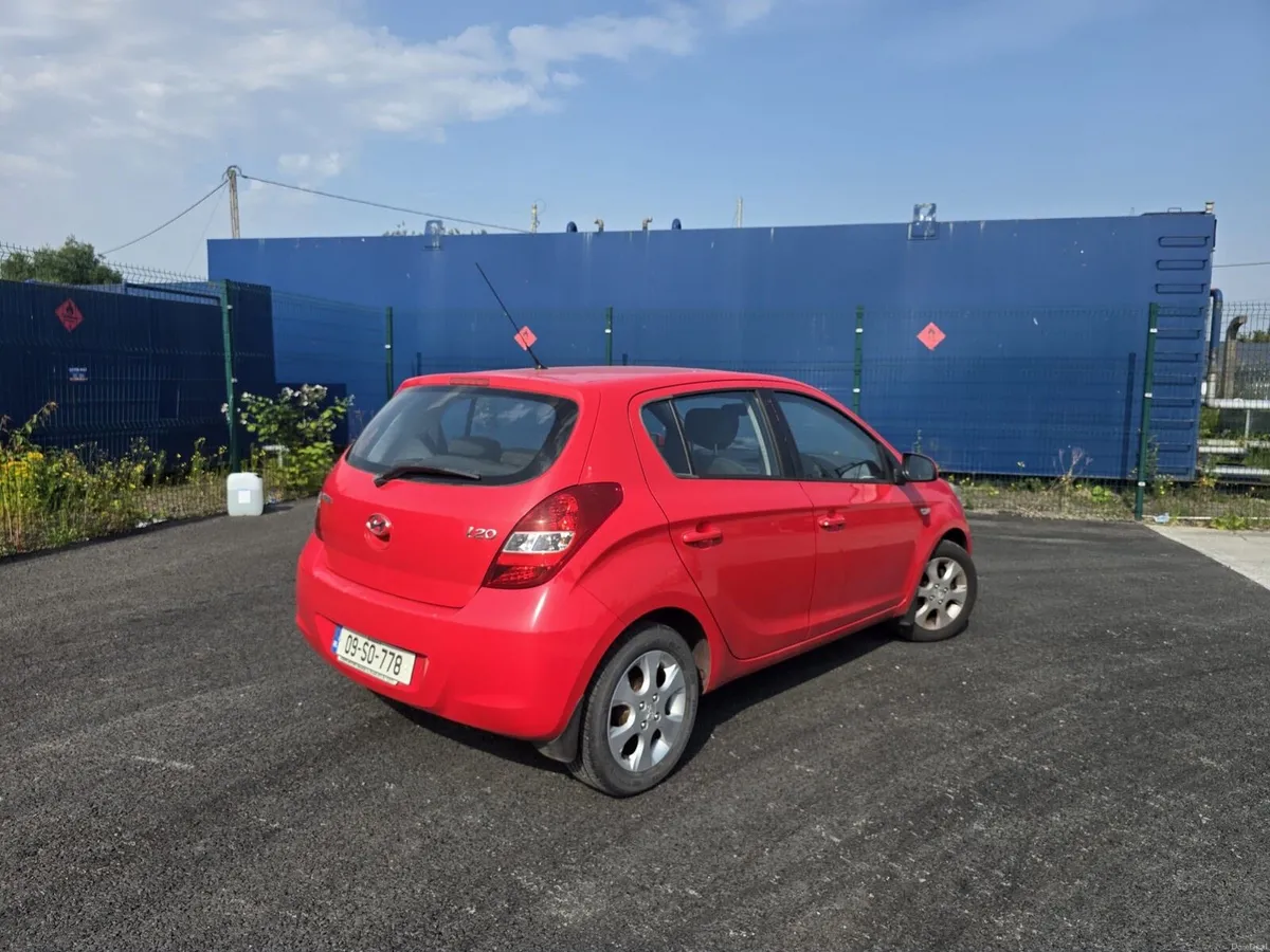 Hyundai i20 - Image 2