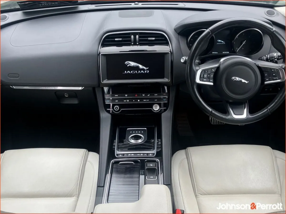 Jaguar F-Pace AWD 2.0 D 180PS Prestige Auto - Image 4