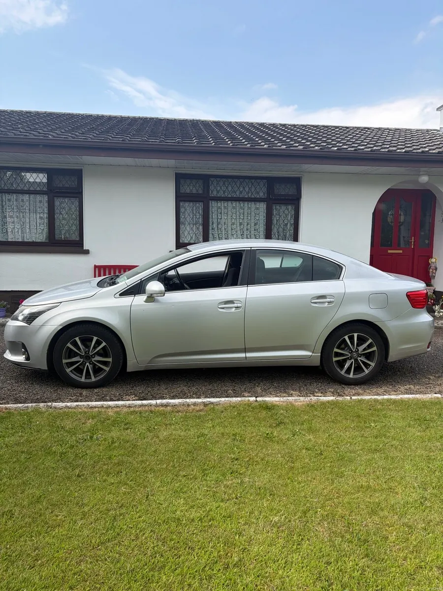 Toyota AVENSIS D4D - Image 4