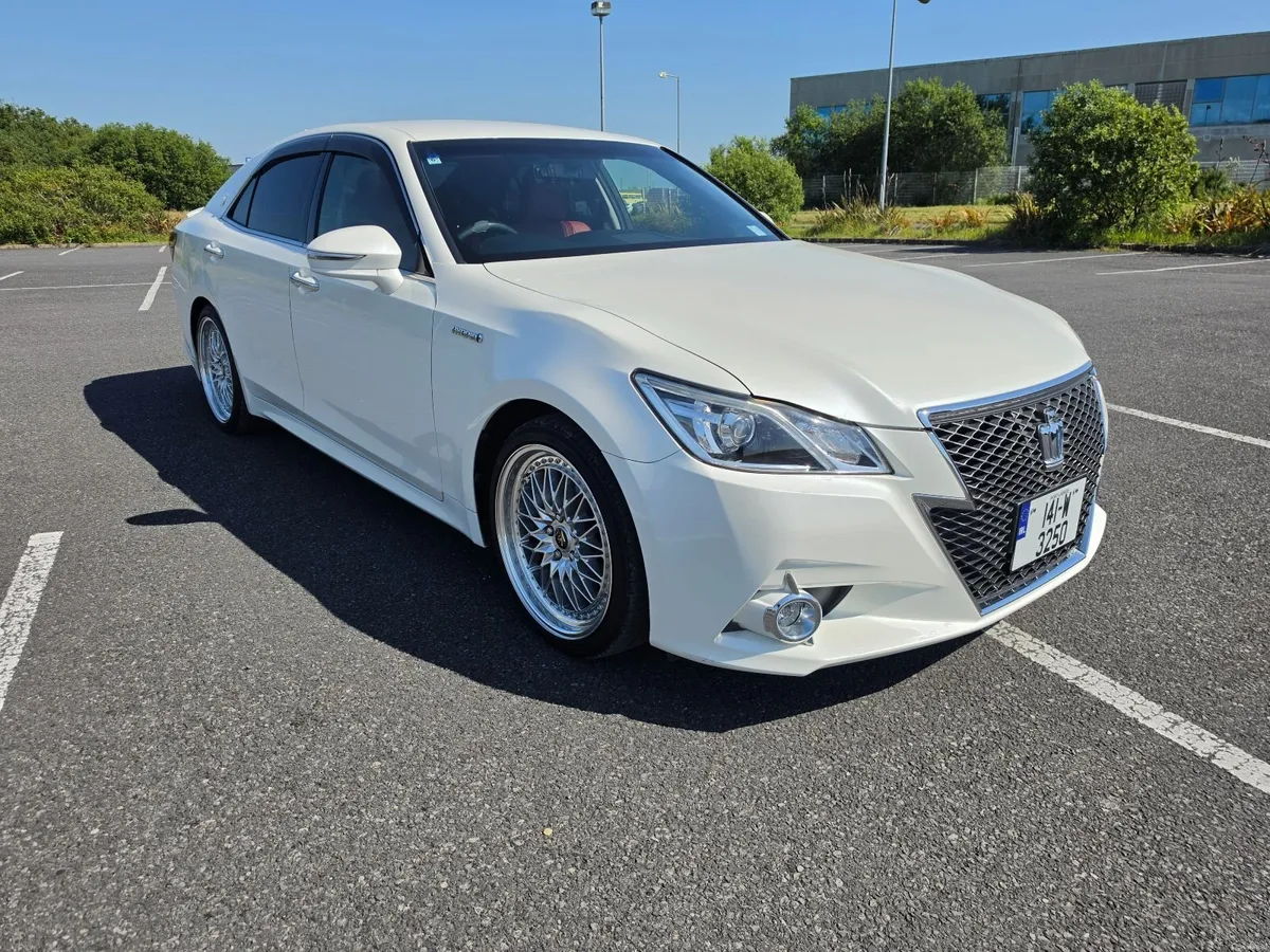 Toyota Crown 2014 - Image 1