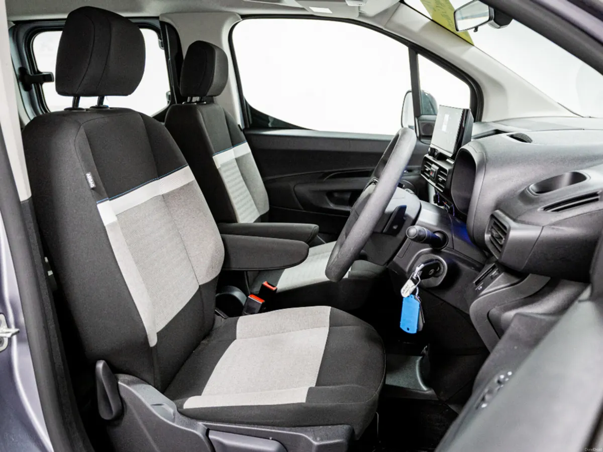 Citroen Berlingo ë-PLUS 52kWh 135HP - SWB L1 - Image 3