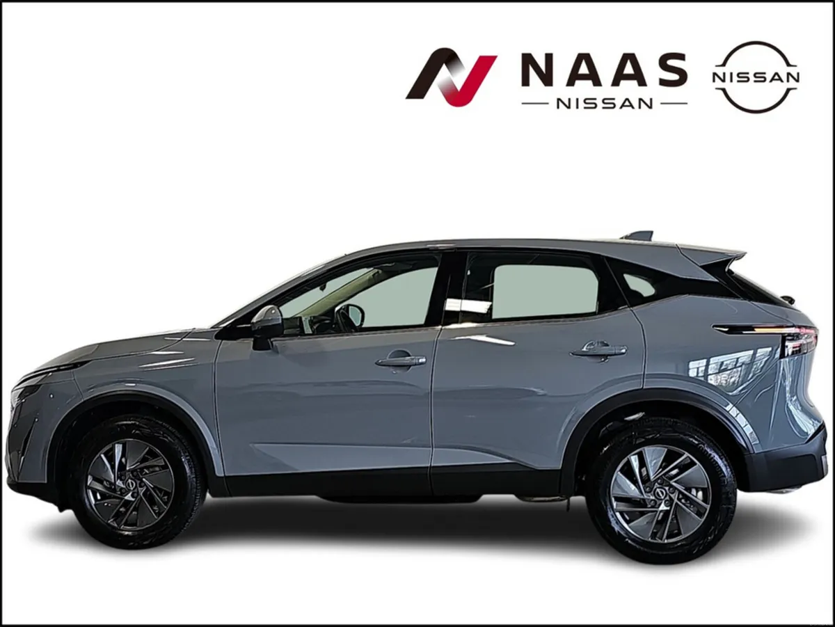Nissan Qashqai 1.3 MHEV SV MY24 4DR - Image 4