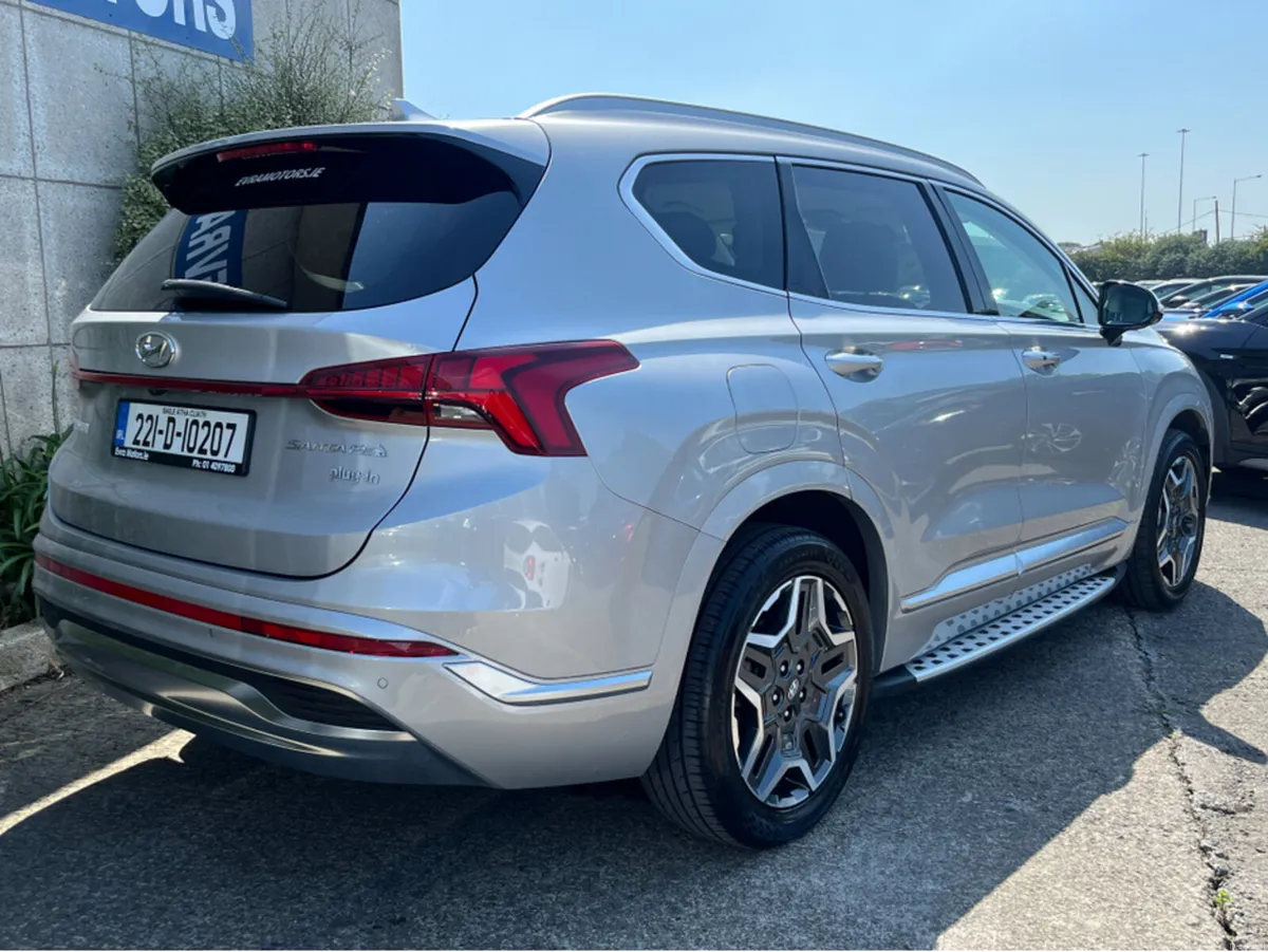 Hyundai Santa Fe EXECUTIVE PLUS PHEV HYBRID 1.6 PE - Image 4