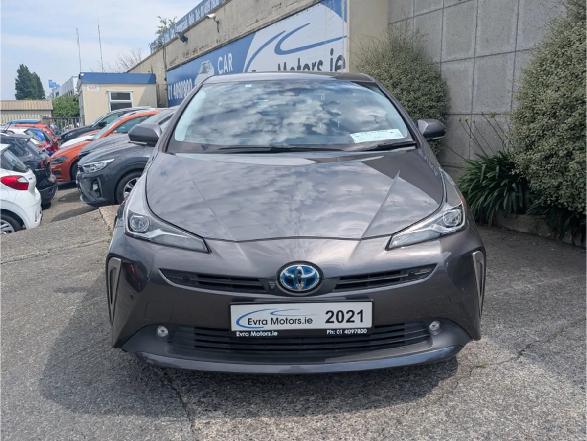 Toyota Prius TOURING SELECTION AUTOMATIC HYBRID 1. - Image 2
