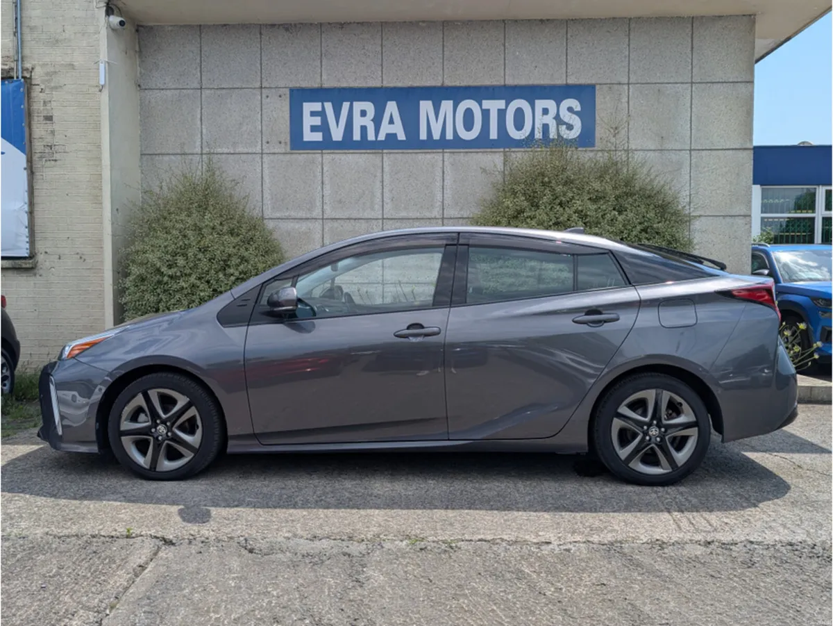 Toyota Prius TOURING SELECTION AUTOMATIC HYBRID 1. - Image 4