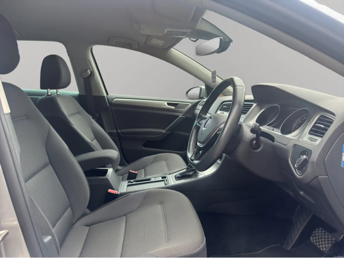 Volkswagen Golf 1.2 AUTOMATIC *** REVERSE CAMERA * - Image 5
