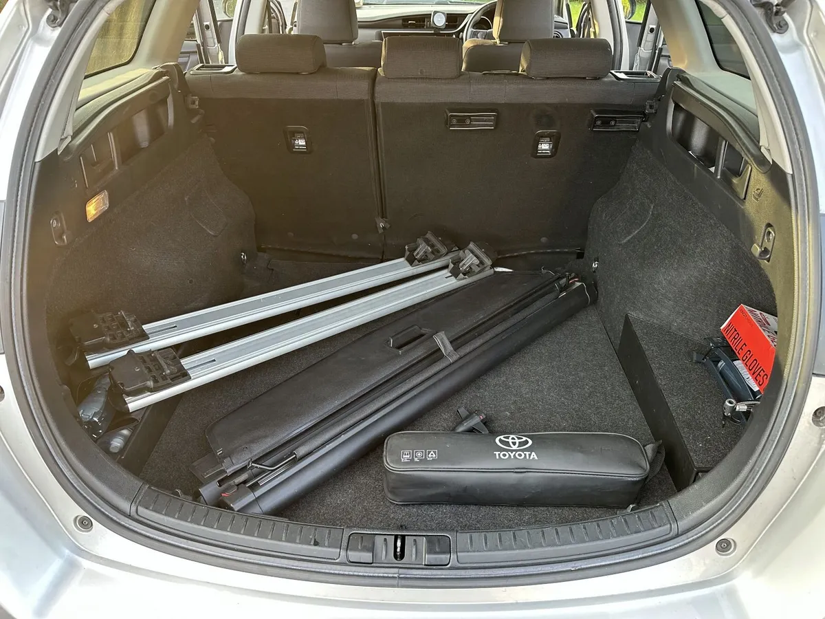 Toyota Auris 2017 SOL Estate - Image 2