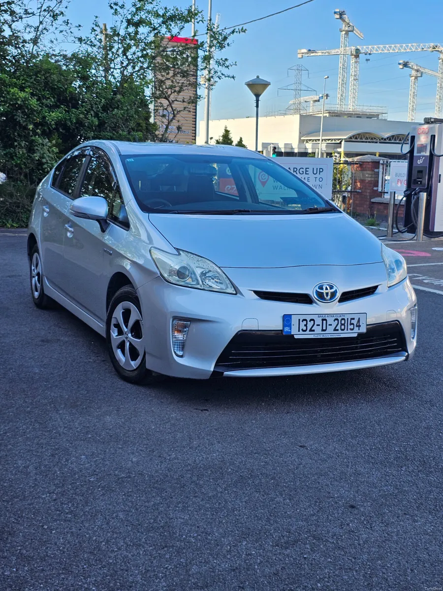 Toyota Prius 2013 Automatic - Image 3