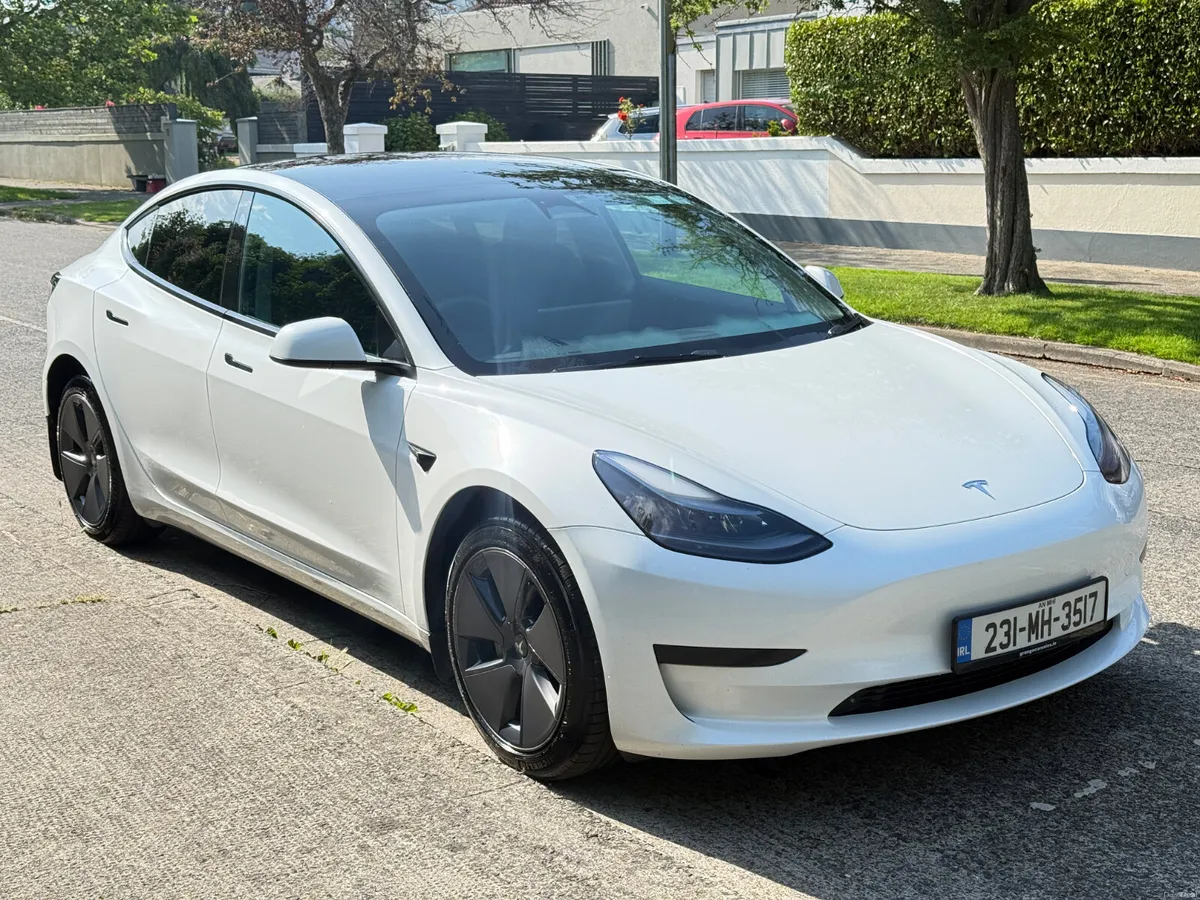 TESLA MODEL 3 2023 RWD 400KM + RANGE - Image 5