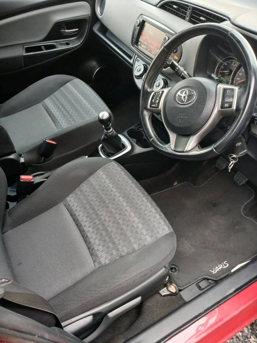 Toyota yaris luna - Image 5