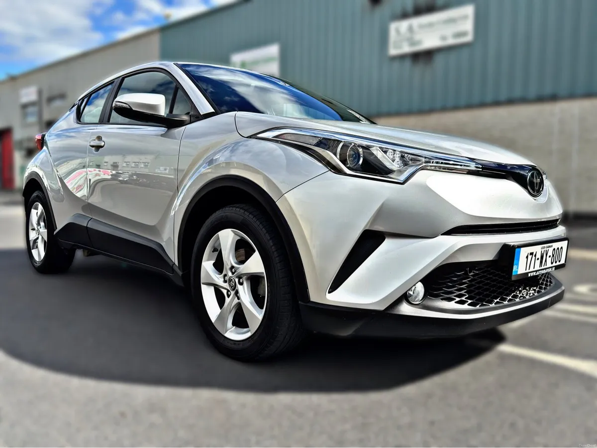 Toyota C-HR 1.2T Luna - Image 1