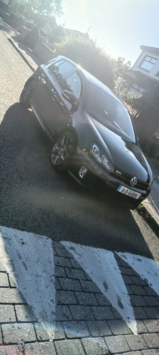 Volkswagen Golf GTI edition 35 - Image 2