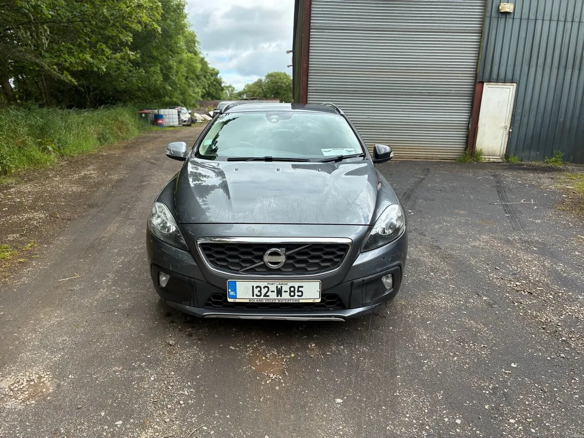 131 VOLVO V40 1.6D CROSS COUNTRY NEW NCT! - Image 2