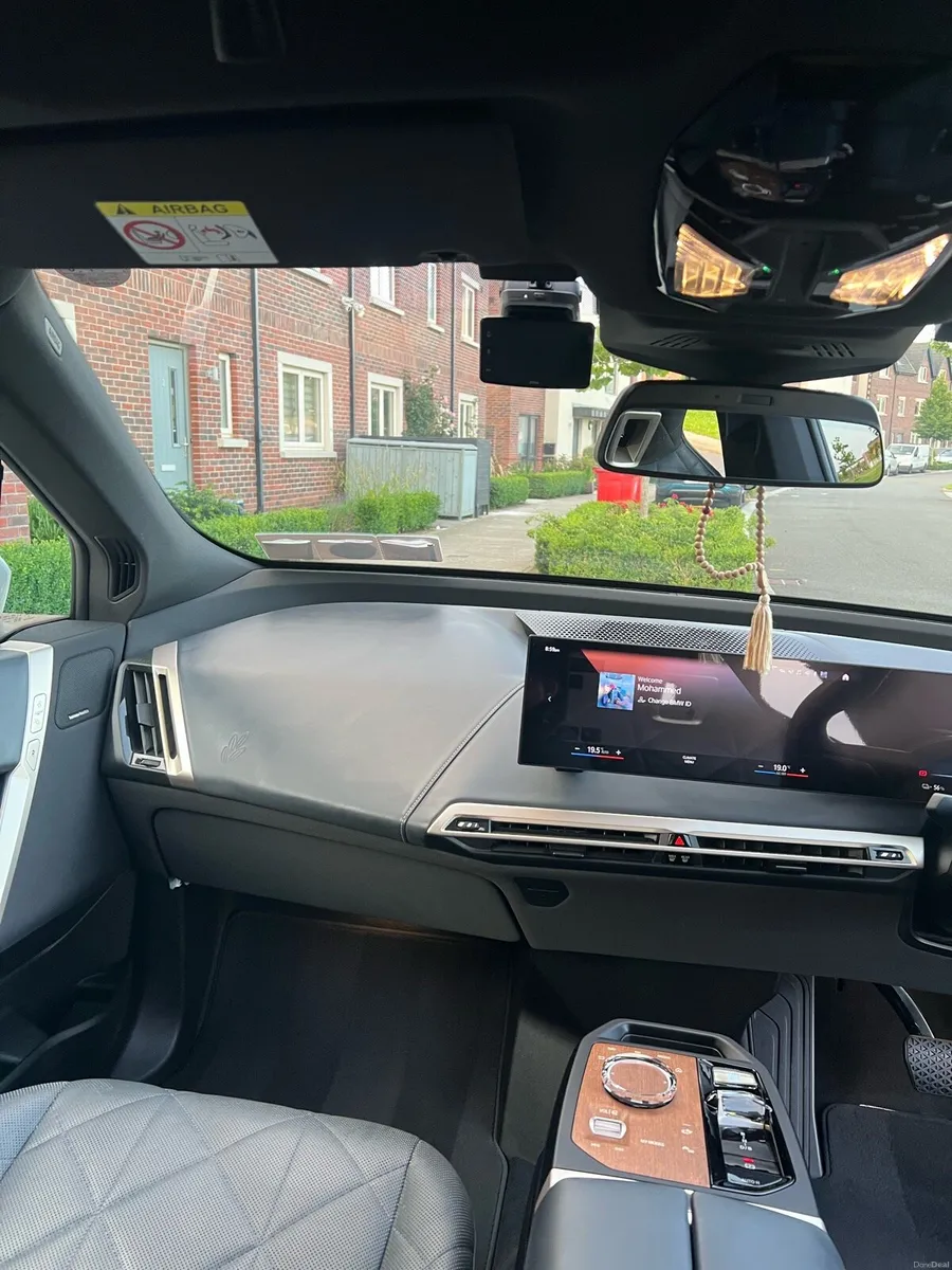 BMW iX xDrive40 Sport 2022 - Image 3