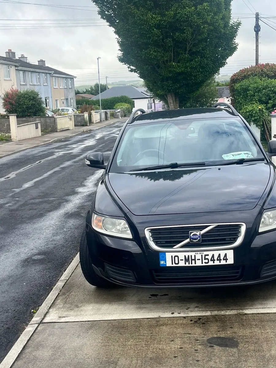 Volvo V50 - Image 2