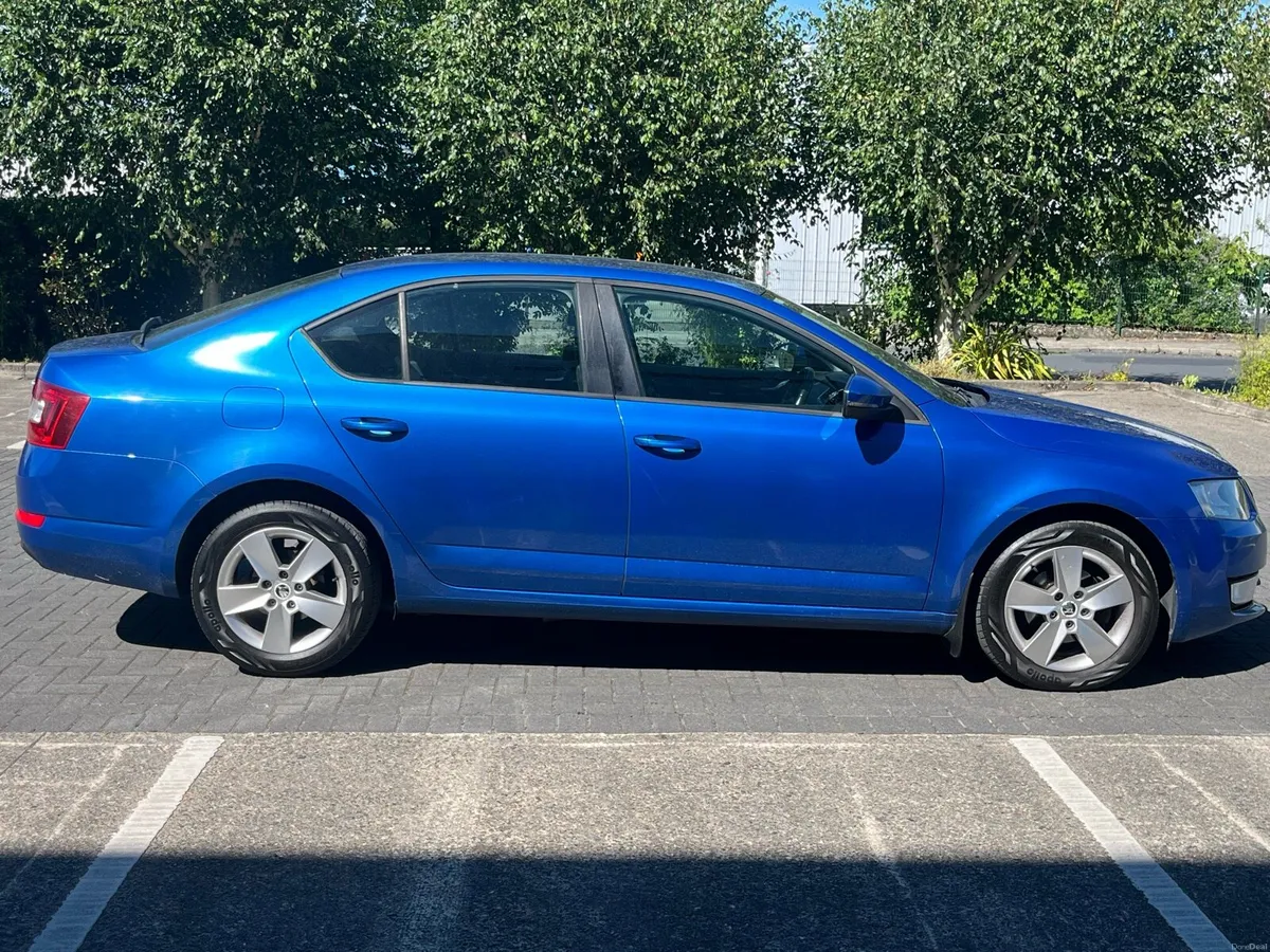 2015 Octavia, ONLY 190k km, NCT 5/27 - Image 4
