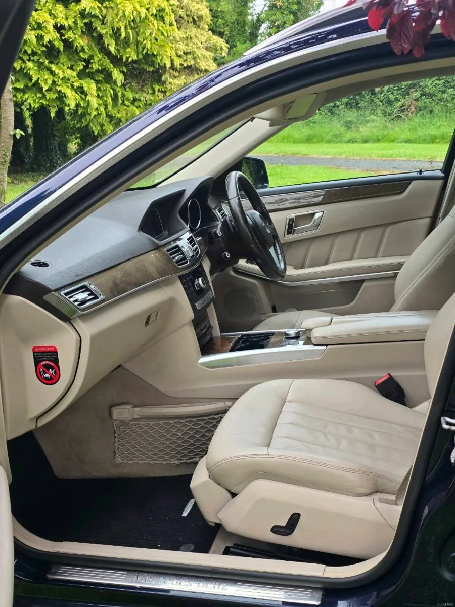 MERCEDES E250 7 SEAT AUTOMATIC  NCT 05 2027 125 mi - Image 2