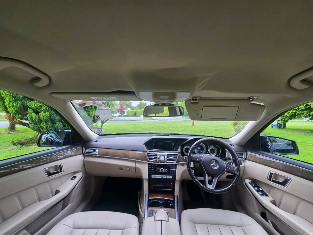 MERCEDES E250 7 SEAT AUTOMATIC  NCT 05 2027 125 mi - Image 4