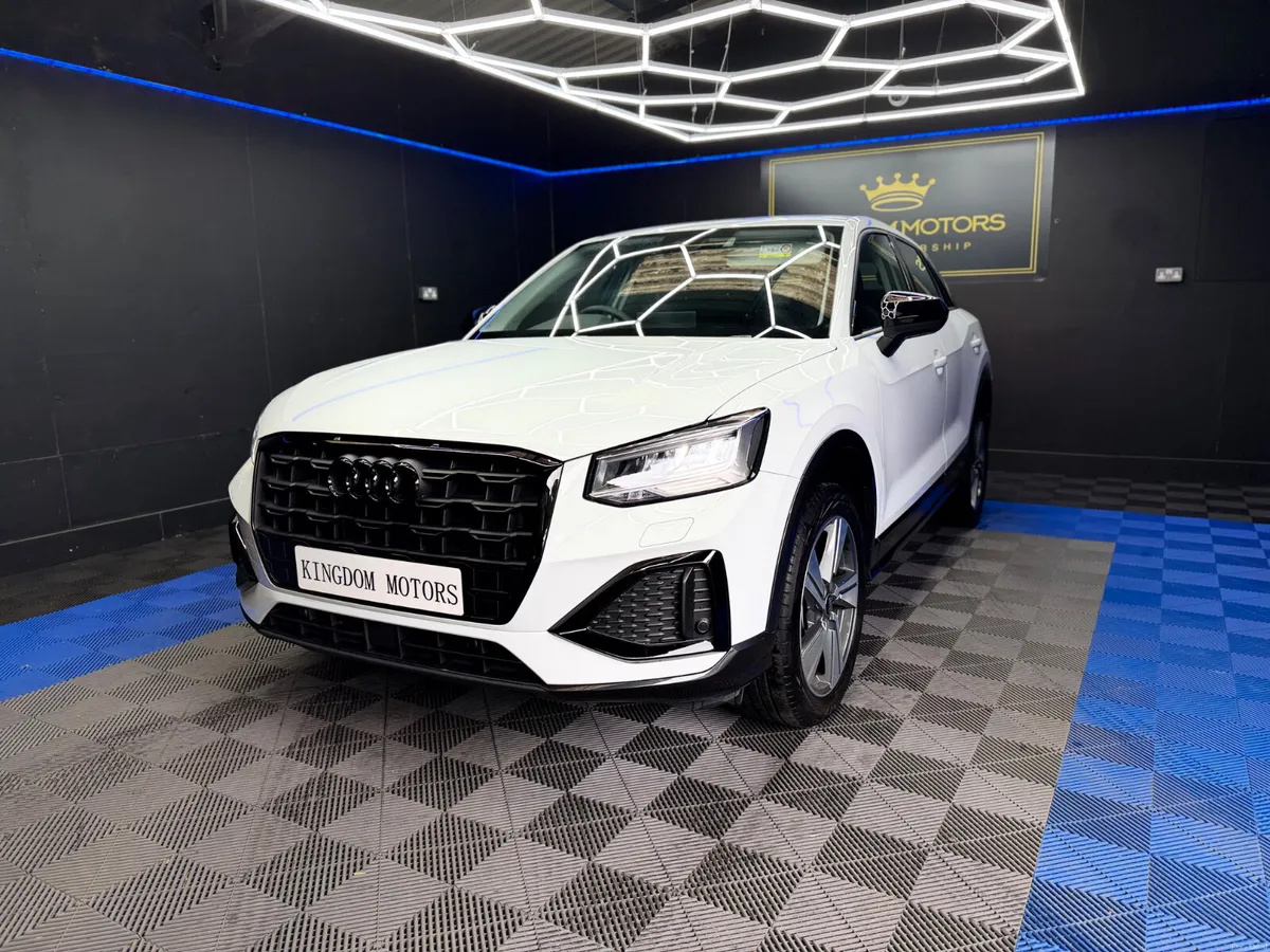 Audi Q2 2024 BLACK EDITION,Auto,1.5 petrol-hybrid - Image 5