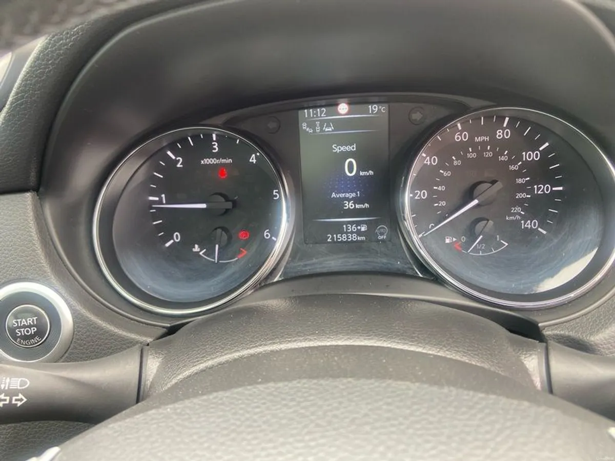 2017 Nissan Qashqai 1.6 DCI Tekna 4X4 - Image 6