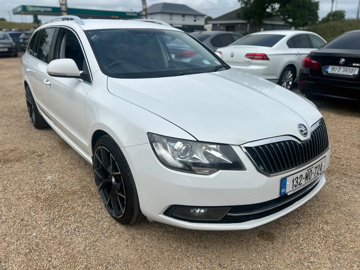 Skoda Superb 2.0 TDI SE - Image 4