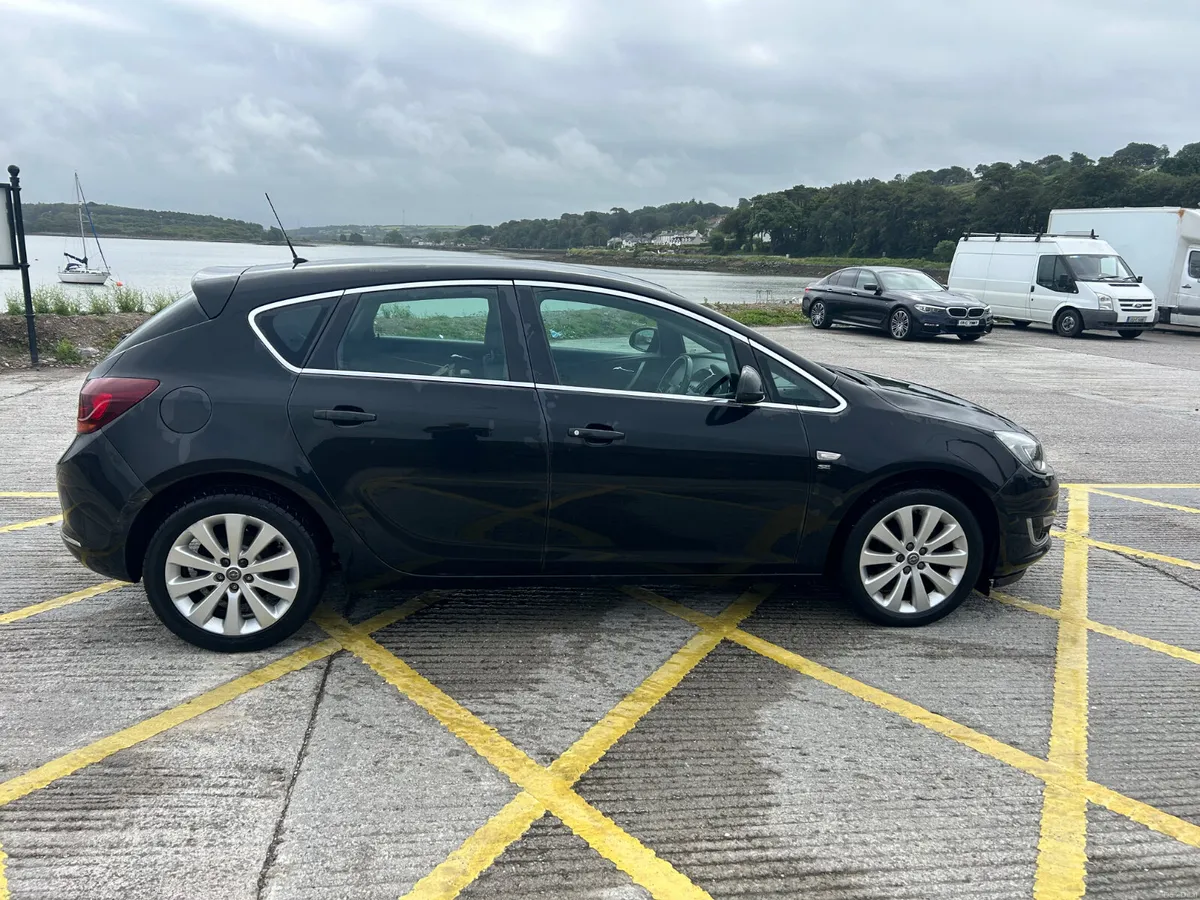 Opel Astra 2014 - Image 1