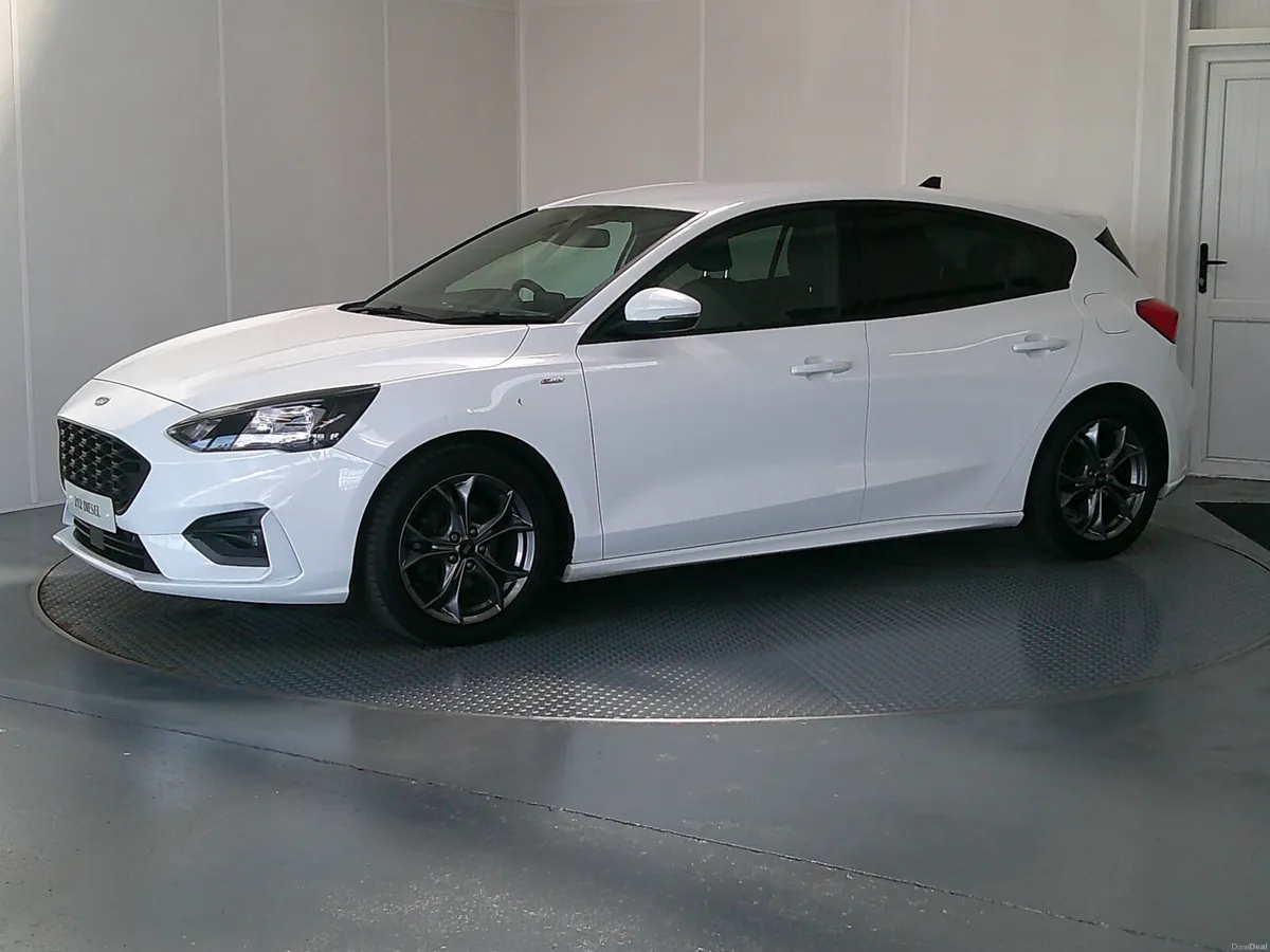 Ford Focus 2021 - Image 3
