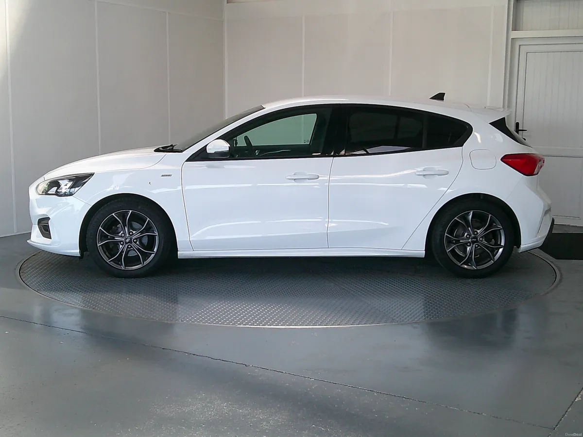 Ford Focus 2021 - Image 4