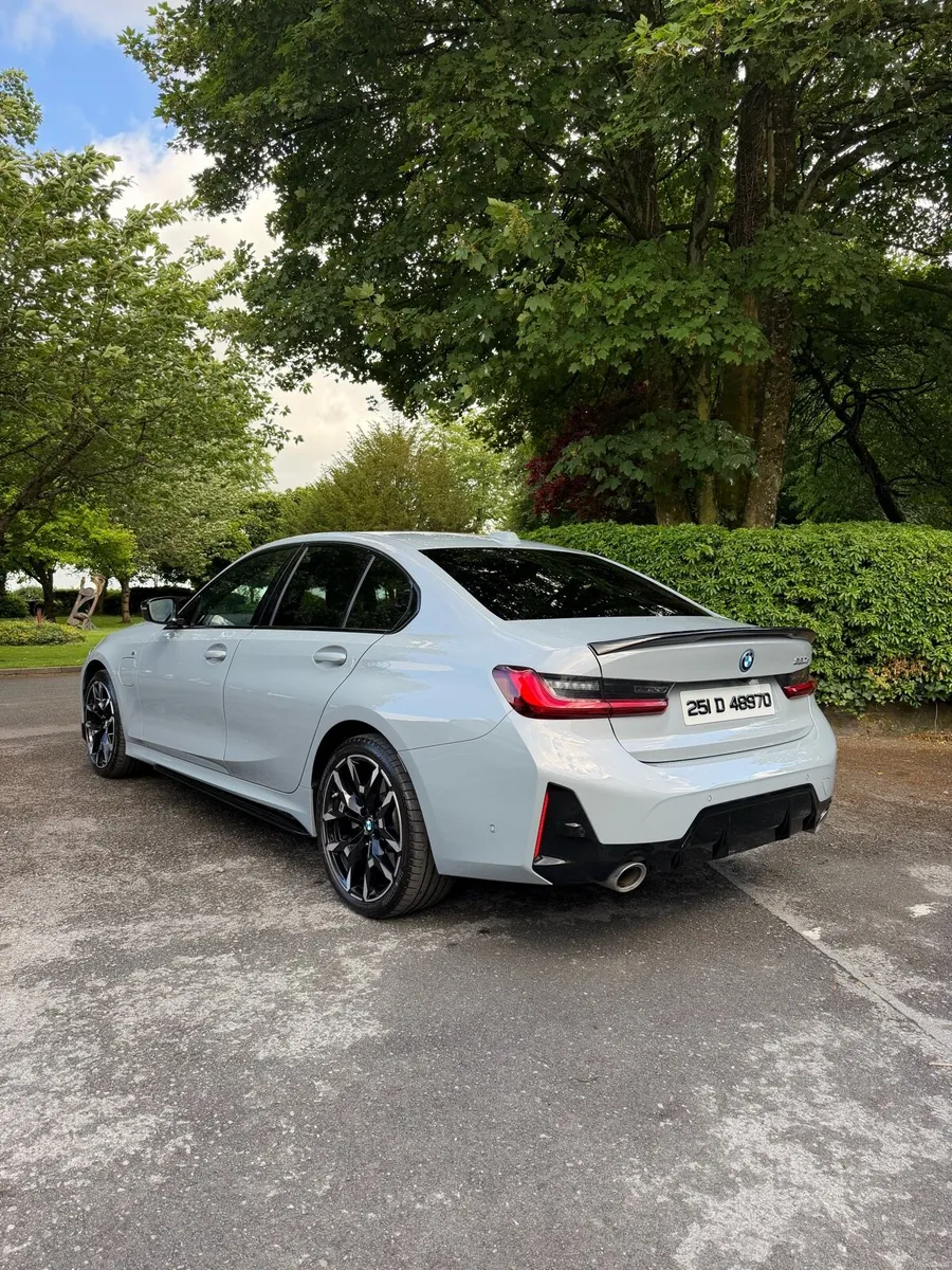 BMW 330e M Sport Auto - Image 2