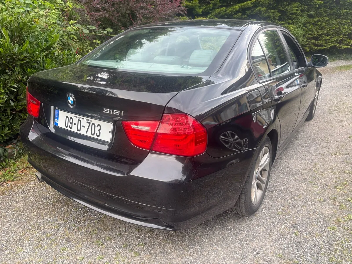 Bmw 318i 09 - Image 2