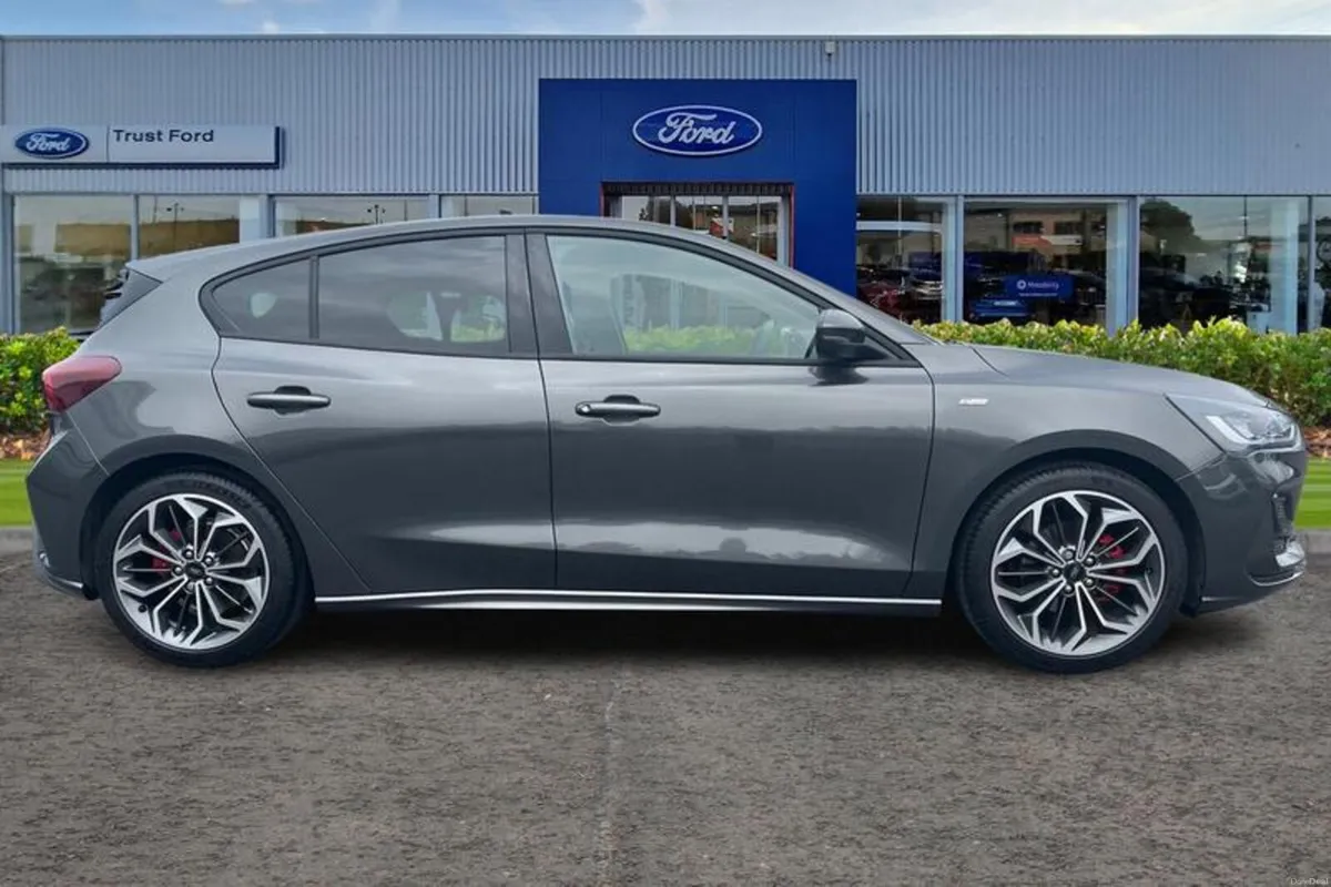 Ford Focus ST-Line X - Image 3