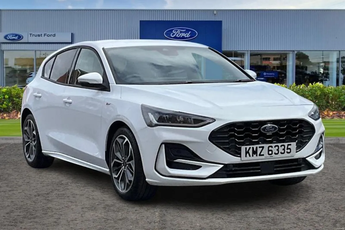 Ford Focus 1.0T EcoBoost MHEV ST-Line X Hatchback - Image 1