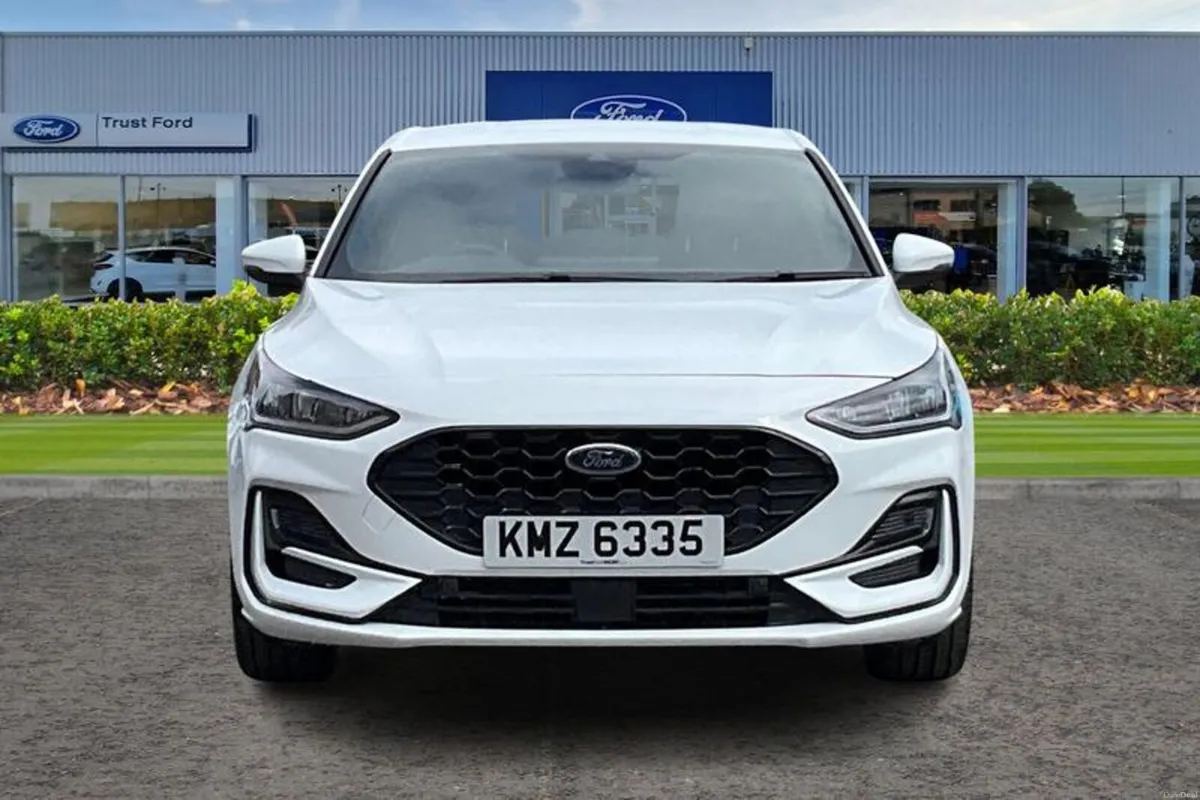 Ford Focus 1.0T EcoBoost MHEV ST-Line X Hatchback - Image 6