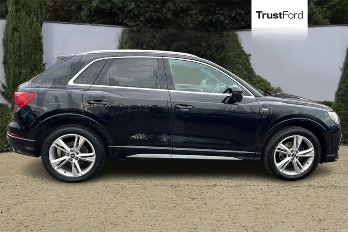 Audi Q3 S Line - Image 3