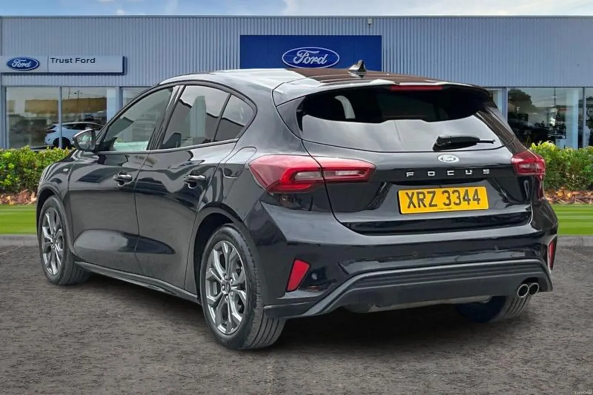 Ford Focus 1.0T EcoBoost MHEV ST-Line Hatchback 5d - Image 2