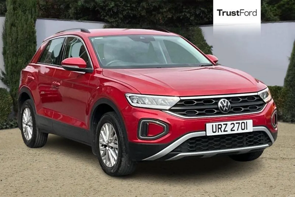 Volkswagen T-Roc Life - Image 1