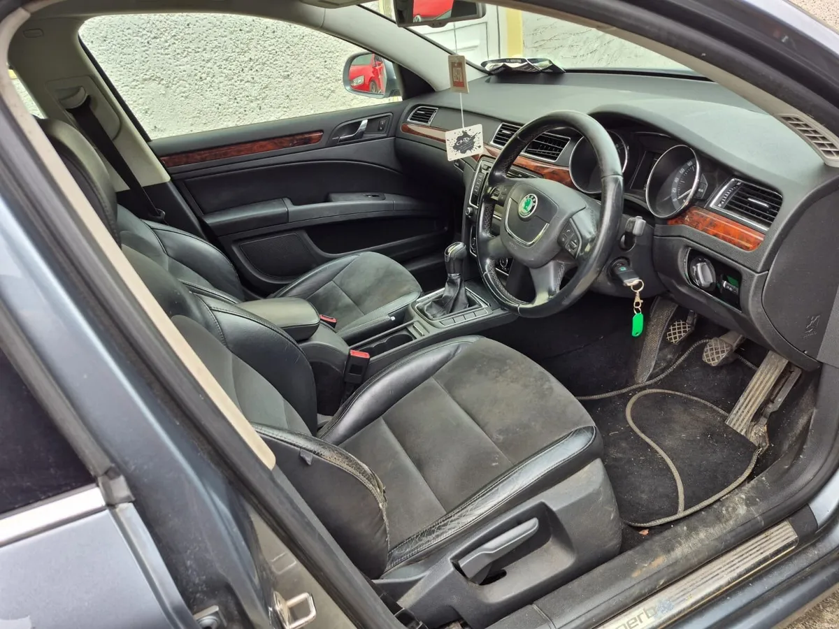 Skoda Superb 2011 - Image 4