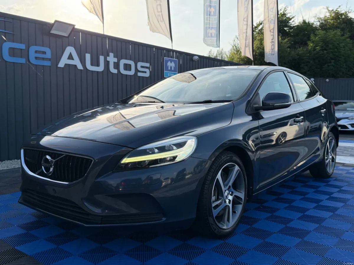 Volvo V40 D4 MOMENTUM - 2.0L DIESEL - AUTO - 12M W - Image 2