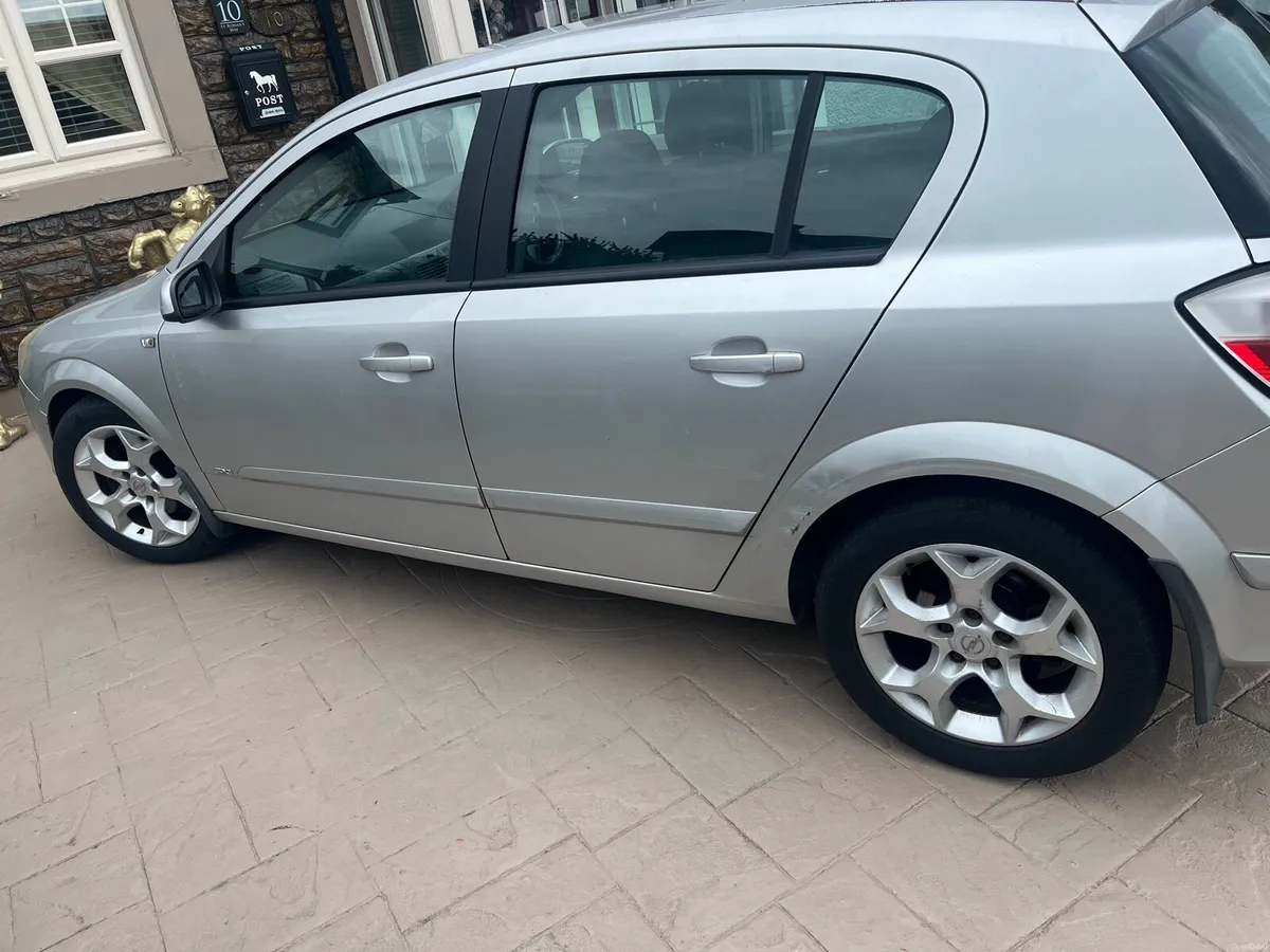 Car - Image 3